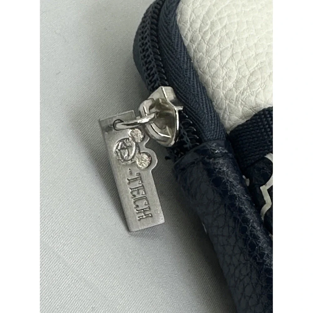 NWOT Disney D Tech Padded‎ Cell Phone And Card Holder Wristlet